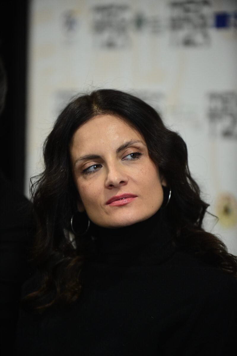 On the occasion of the premiere of the film "Mouth full of earth" at the 51st Fest, a conference for journalists was held in the press center of the Fest, in the mts Dvorana. Povodom premijere filma "Usta puna zemlje" na 51. Festu odrzana je konfencija za novinare u press centru Festa, u mts Dvorani.