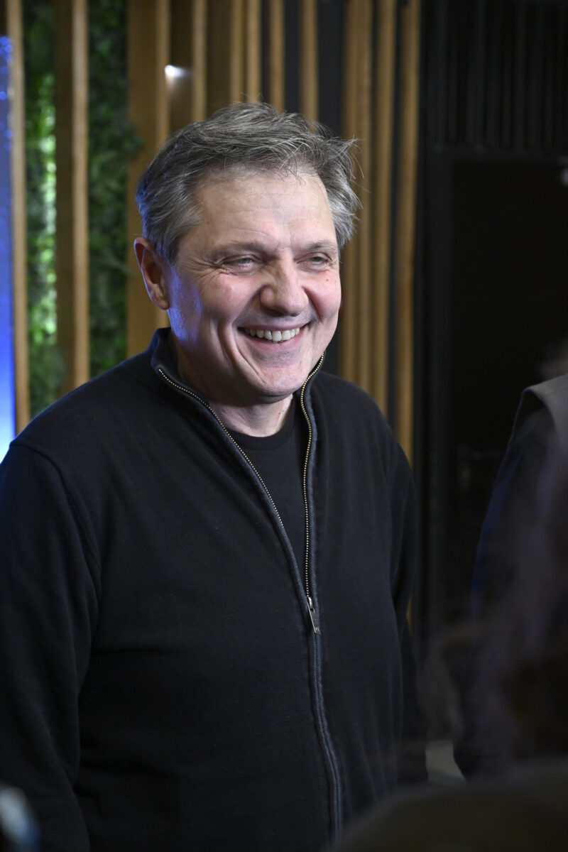 The press conference of Nebojsa Dugalic and Boris Pingovic, on the occasion of the musical - poetic cabaret "Yes those were the days", which will be on World Poetry Day on March 21, was held at the Lisbon club. Konferencija za medije Nebojse Dugalica i Borisa Pingovica, povodom odrzavanja muzicko - poetskog kabarea "Da to su bili dani", koji ce biti na Svetski dan poezije 21. marta, odrzana je u klubu Lisabon.