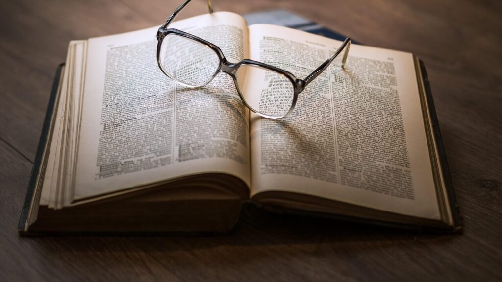 glasses, book, education, eyeglasses, research, knowledge, text, textbook, information, literature, study, read, open, old, vintage, antique, retro, page, literary, book, book, book, book, book, education, knowledge, study, study