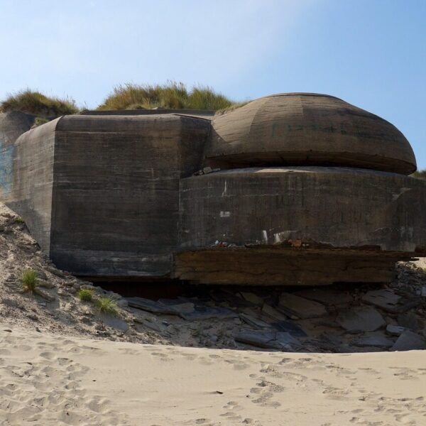 bunker, france, normandy, bray dunes, dunkirk, dunkerque, atlantic wall, beach, sand, bunker system, defense, war, d-day, second world war, world war, french coast, sea, dunkirk, dunkirk, dunkirk, dunkirk, dunkirk