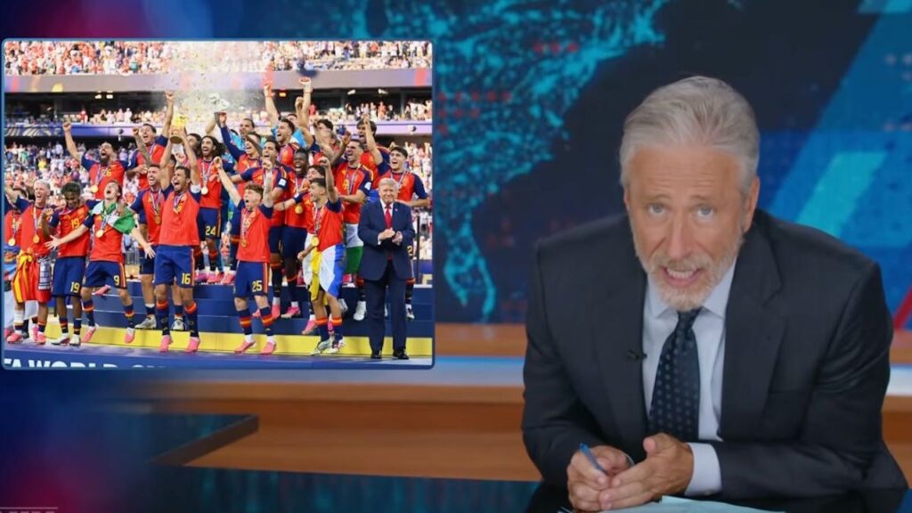 Jon Stewart kritikuje upad Donalda Trumpa na proslavu Svetskog kupa Španije