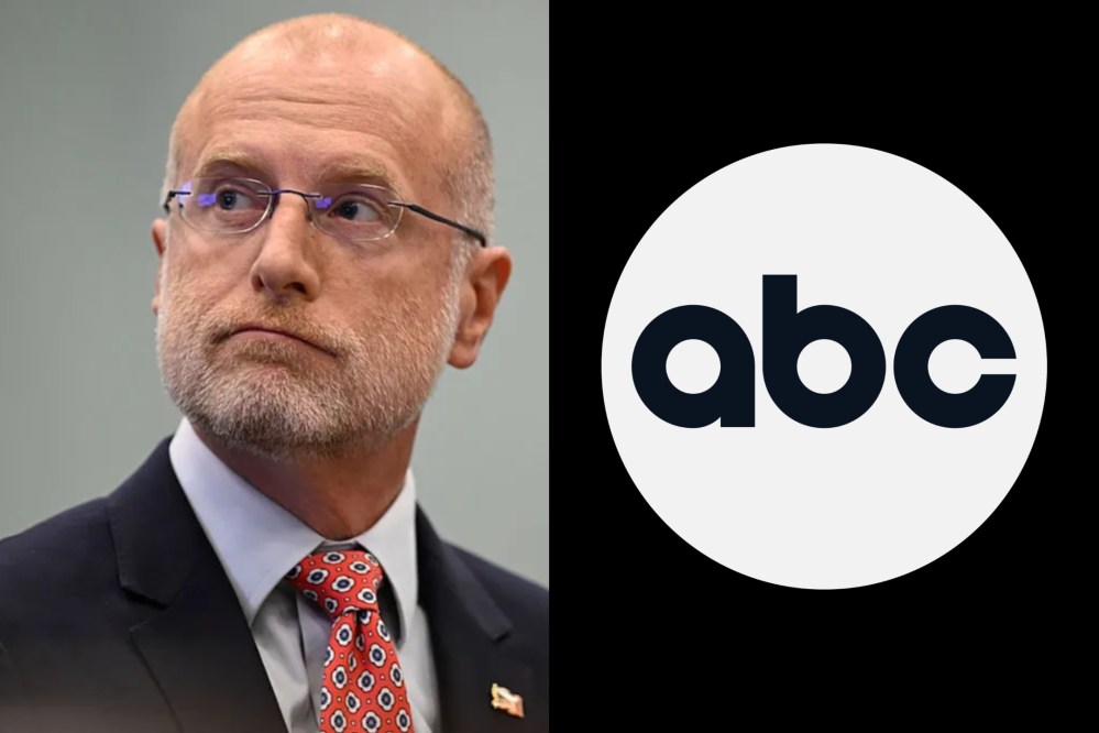 Bivši zvaničnici kritikuju FCC zbog ranog preispitivanja licenci ABC televizija – kritike FCC zbog ABC licenci