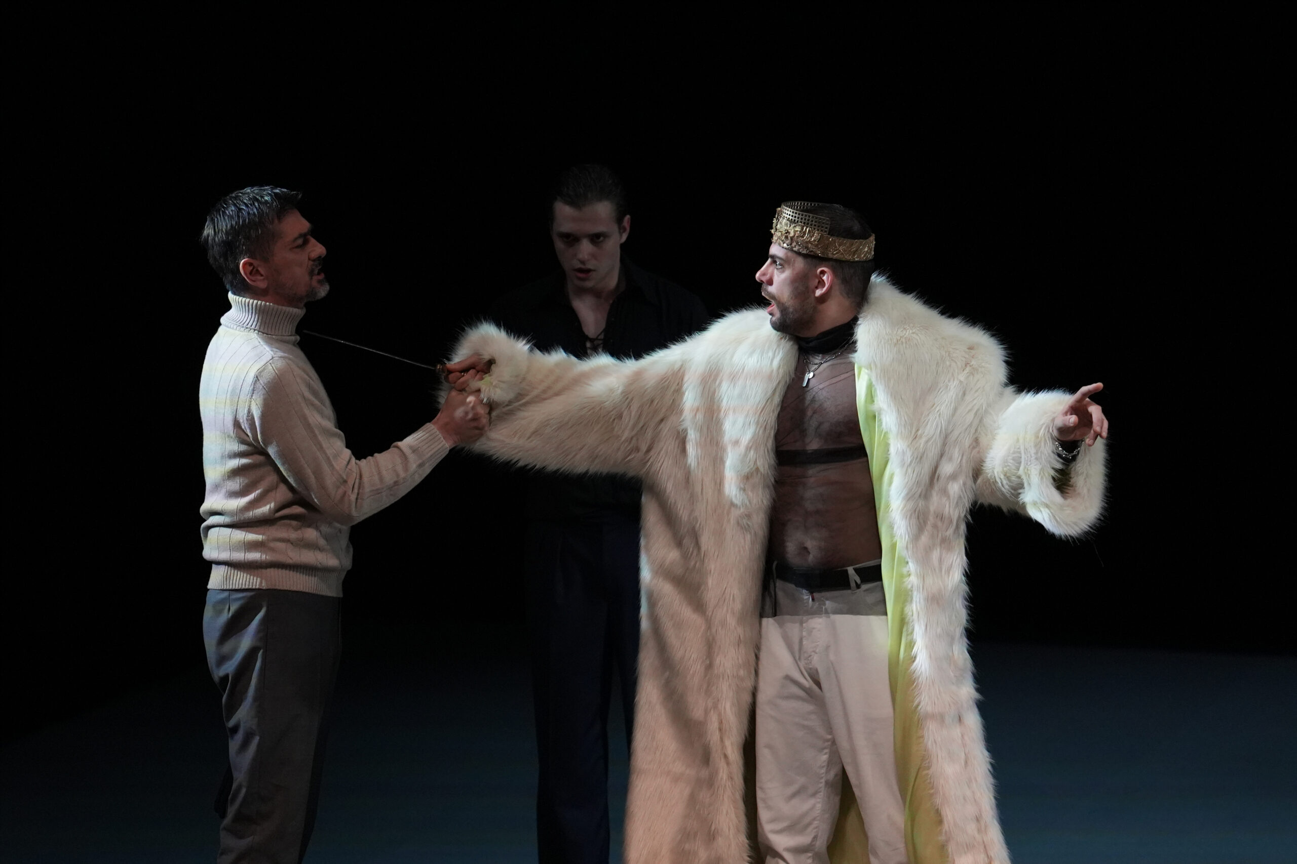 Vojin Ćetković predvodi predstavu 'Krađa, prekrađa, nekrađa' na Budva Grad teatru