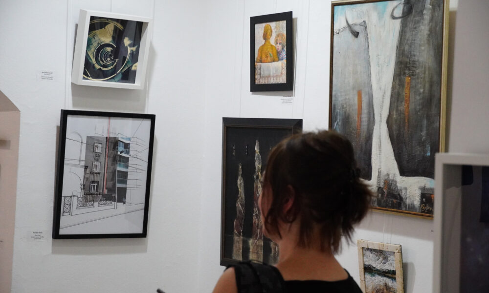 Izložba u galeriji Singidunum istražuje ličnu i zajedničku odgovornost – lične i kolektivne odgovornosti
