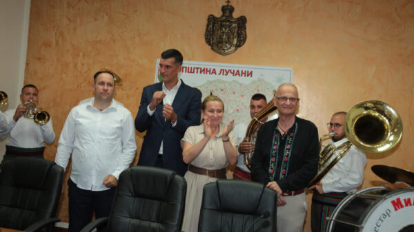 Sabor u Guči istaknut takmičenjem u narodnoj nošnji i zdravicama – takmičenje u narodnoj nošnji i zdravicama