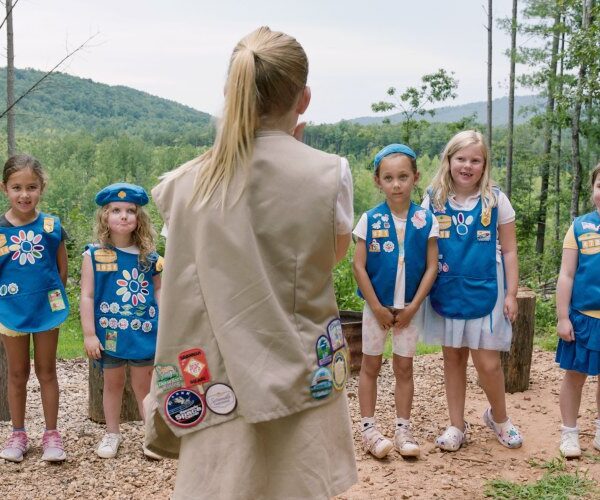 Meghan Markle i princ Hari producirali dokumentarac 'Cookie Queens' o fenomenu Girl Scout Cookies