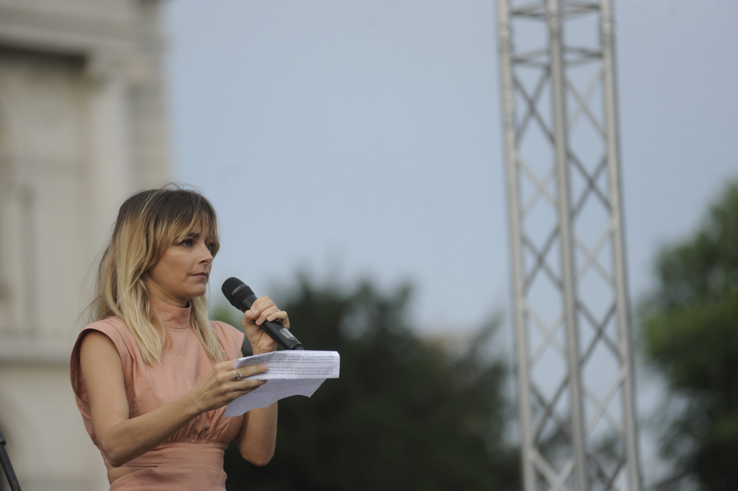 Bojana Novaković režira 'Zabranjenu tetku': Porodične traume i međugeneracijsko nasilje u fokusu