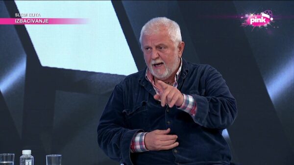 Predrag Gaga Antonijević, Hit Tvit