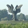 Jasenovac, spomenik kameni cvet