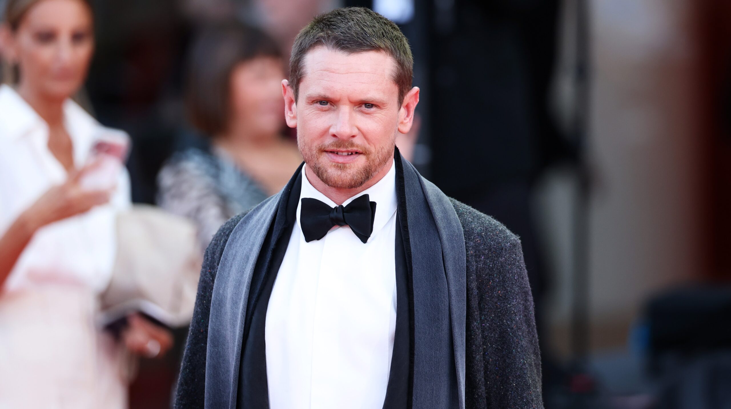 Jack O’Connell na crvenom tepihu Venecije u Dior izdanju Jonathana Andersona