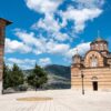 Izložba fotografija manastira Gorana Sivačkog otvorena u Gračanici – fotografije manastira