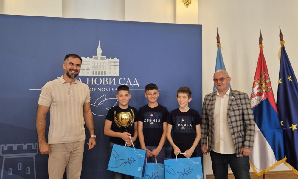 Otvorena izložba u Svilari: Almaški kraj u srcu grada – izložba Srce Grada