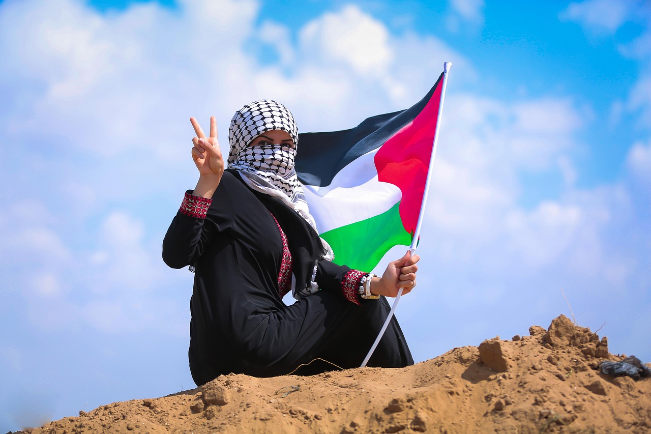 Maklmor najavljuje milion dolara za Palestinu posle spora sa Širanom – Maklmor donacija Palestina