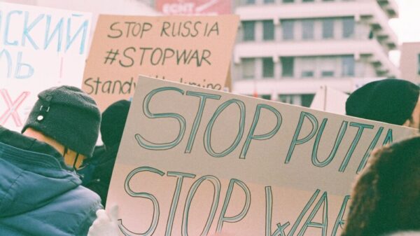 Nova pesma Pet Shop Boys inspirisana Putinom i Navaljnim privukla pažnju – Putin i Navaljni