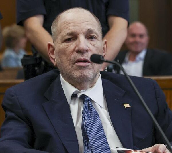 Njujorški sud izrekao Harveyju Weinsteinu kaznu od 15 godina zatvora zbog optužbi – presuda Harvey Weinstein