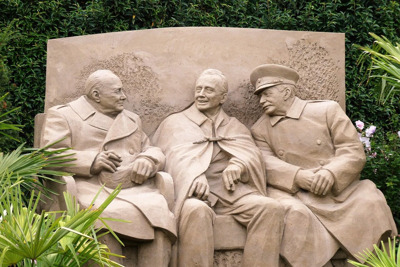 sand sculpture, heads of government, art, work of art, sand, guard, fake, decoration, churchill, roosevelt, stalin, wwii, history, sand sculptures, churchill, churchill, roosevelt, stalin, stalin, stalin, stalin, stalin