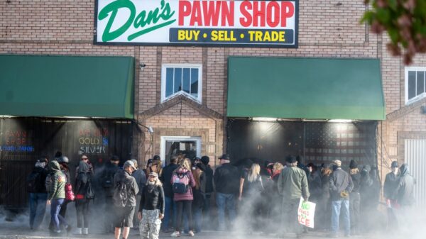 Daily Wire zaustavlja produkciju filma 'Pawn Shop' zbog protesta lokalne zajednice (VIDEO) – film Pawn Shop