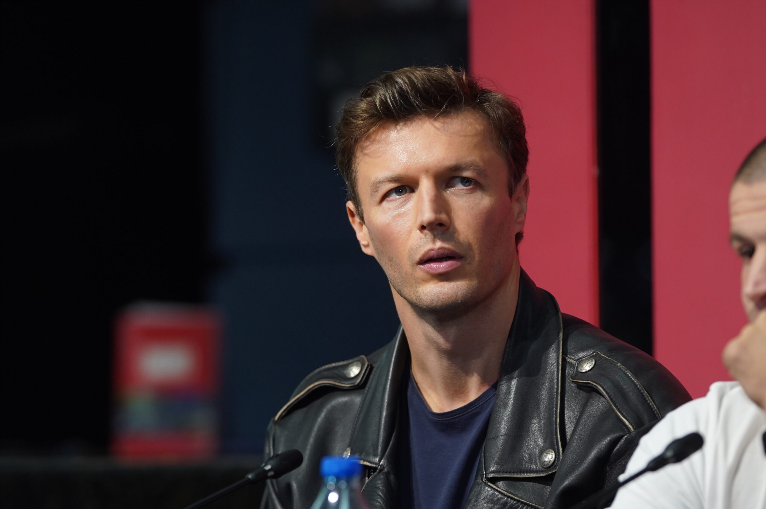 Nemanja Ćeranić i Aleksandar Gavranić donose 'Ruku pravde' na FEST, publika nagradila istorijski triler – ruka pravde