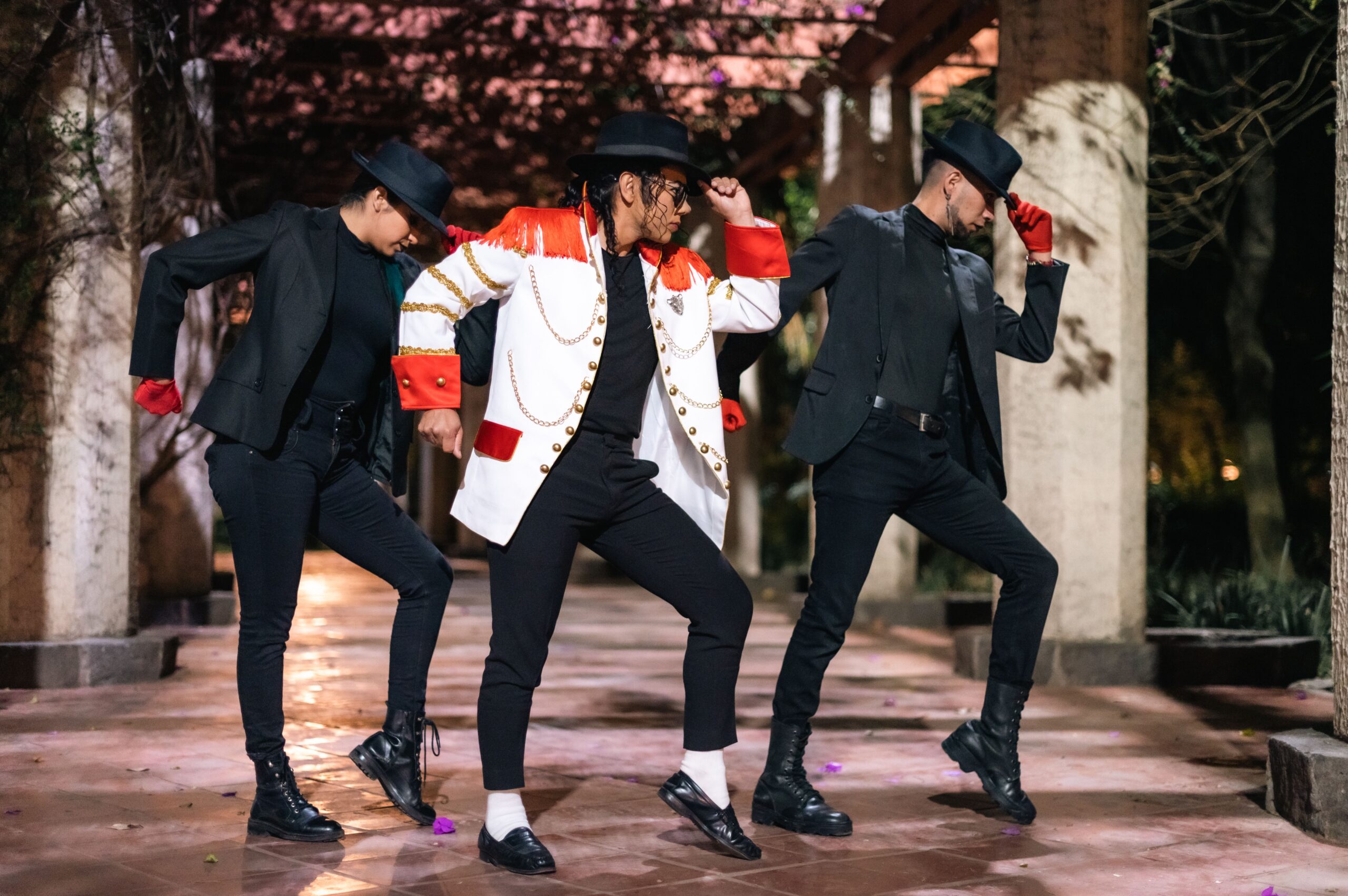 Michael Jackson jakna iz 'Thriller' spota na aukciji, očekuje se rekordna cena (VIDEO) – jakna iz Thriller spota